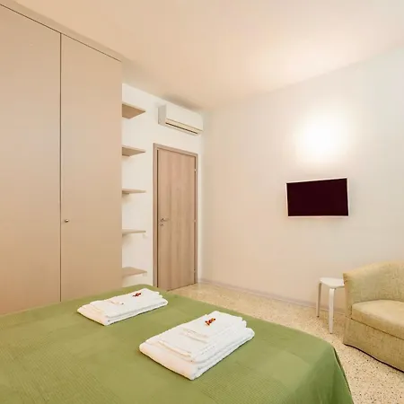 Apartments Navigli Center-3